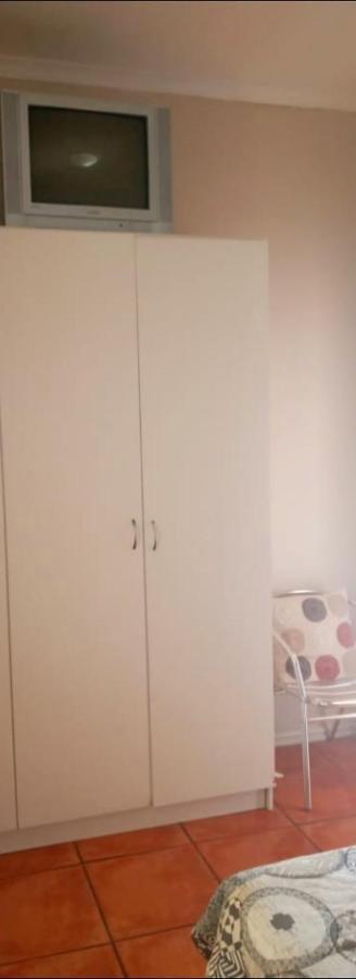Apartamento Glen Lilly Self Catering Parow Exterior foto
