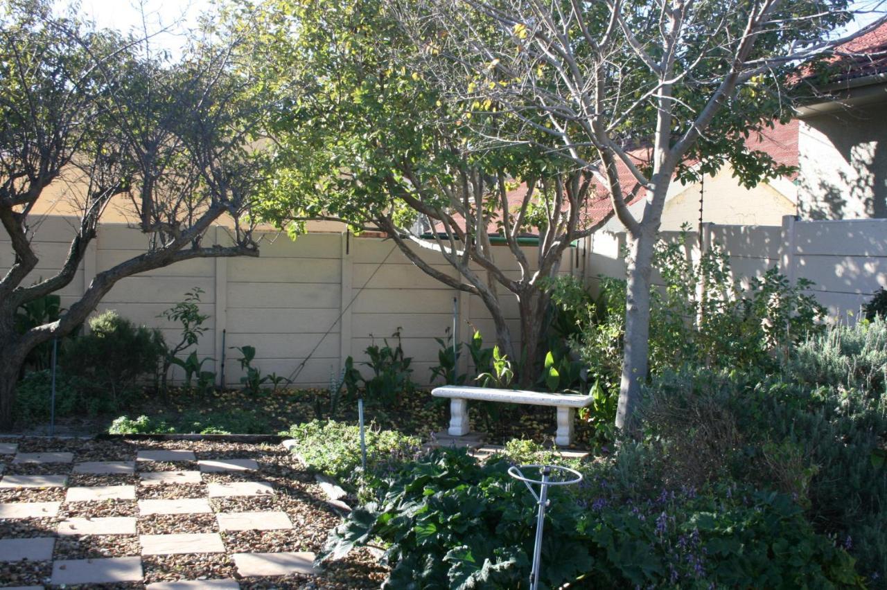 Apartamento Glen Lilly Self Catering Parow Exterior foto